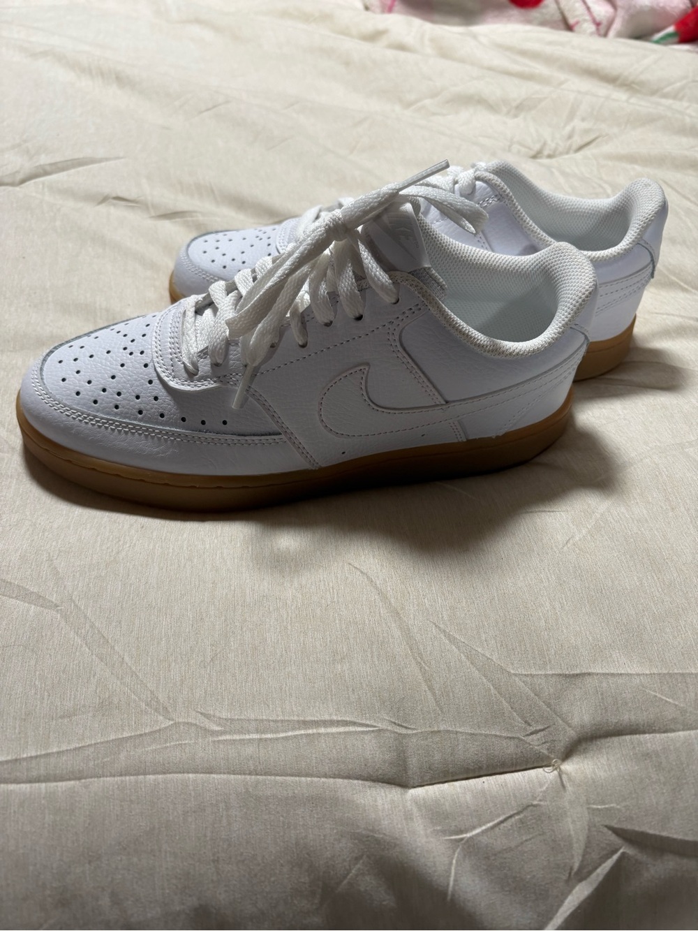 Nike White Leather Low-Top Sneakers with Gum Sole - Picture 7 of 7